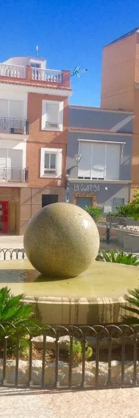 A.T. La Plaza，位于卡拉蒙特的酒店