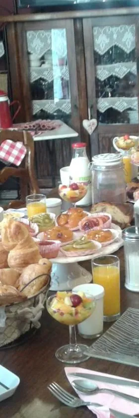 La Gerbaudiere Chambres&Table d hotes proche Mont Saint Michel CUISINE MAISON，位于Notre-Dame-du-Touchet的酒店