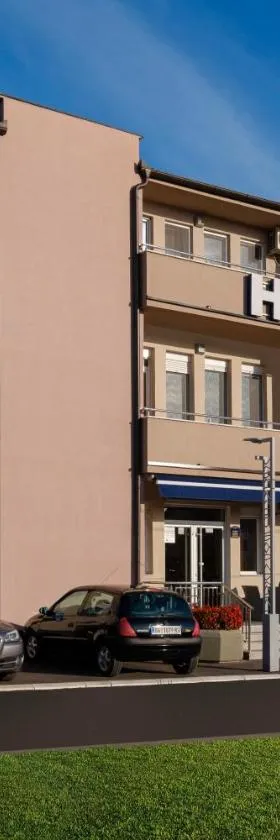 加尼机场酒店，位于贝尔格莱德的酒店