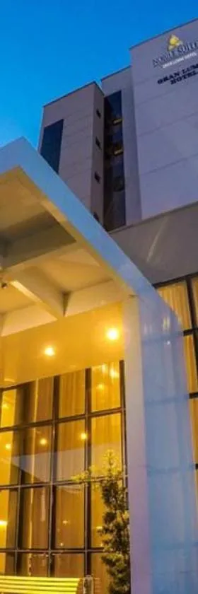 诺拜耳格兰鲁尼套房酒店，位于里约布兰科的酒店