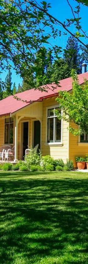 Leader Valley Cottage - A Tranquil Retreat For Two，位于Mendip Hills的酒店