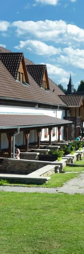 Hotel Jiřičná，位于苏希采的酒店
