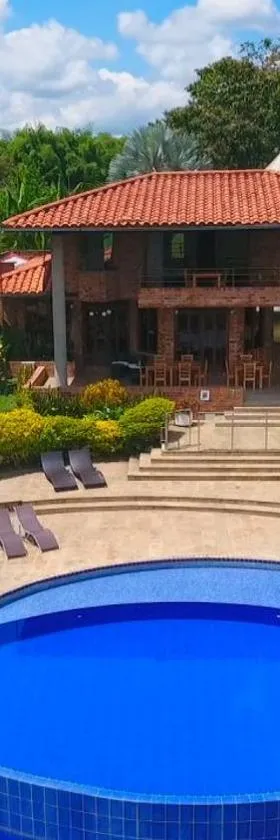 Hotel Tata Premium，位于普韦布洛保的酒店