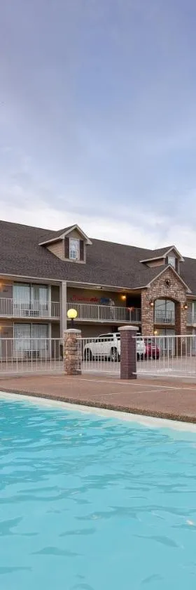 Interstate Inn，位于罗兰的酒店
