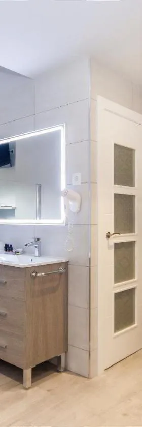 HOTEL SANT PERE ll HSPII，位于鲁维的酒店