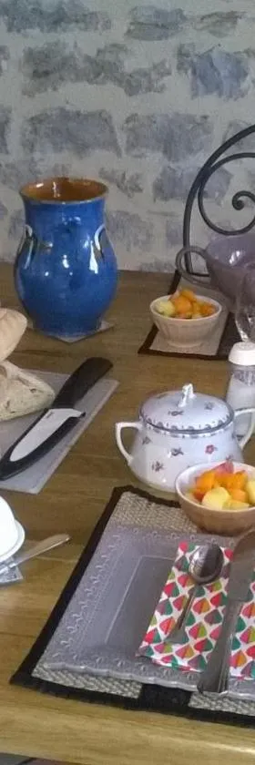 Au Rendez vous de l'Auxois B&B，位于Essey的酒店