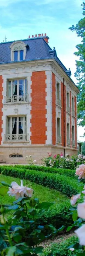 德拉凯斯旅馆，位于Saint-Christophe-en-Brionnais的酒店