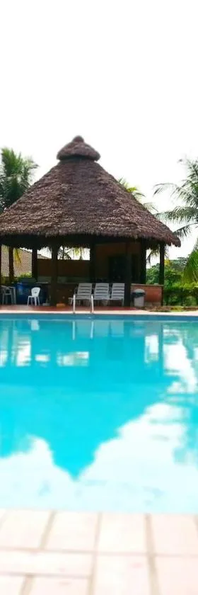 Cesar's Tropical Hotel，位于图纳里镇的酒店