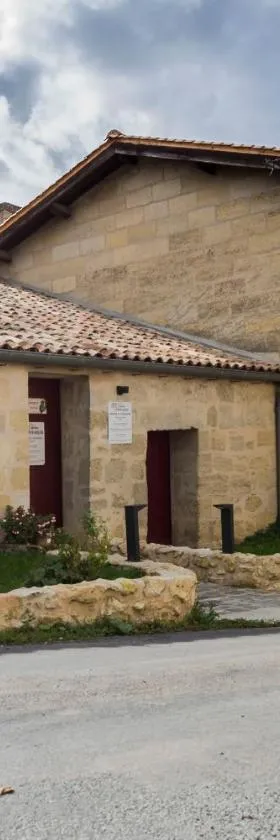 Château Croix Beauséjour "Maison du Vigneron"，位于拉蒙塔涅的酒店