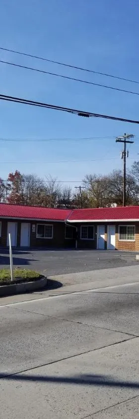 Budget Inn Breezewood，位于Breezewood的酒店
