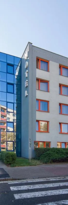 阿诺斯特加尔尼酒店，位于帕尔杜比采的酒店