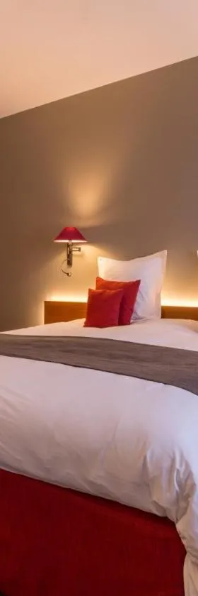 Hotel Royal，位于德帕内的酒店