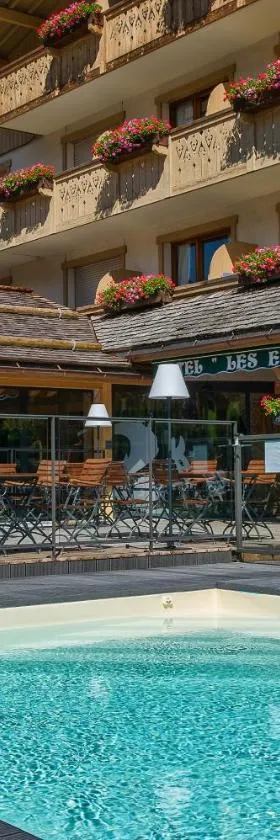 Hôtel-Chalet Les Ecureuils Restaurant, Piscine, Jardin Garage，位于大博尔南的酒店
