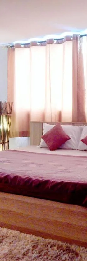 D5 Hotel สาขา หนองตำลึง，位于春武里的酒店