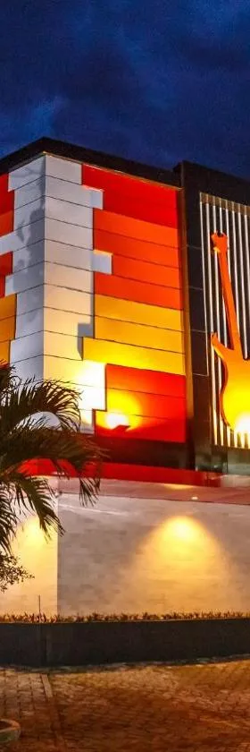 Front One Inn Muntilan，位于Muntilan的酒店