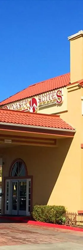 王朝套房酒店，位于里弗赛德的酒店