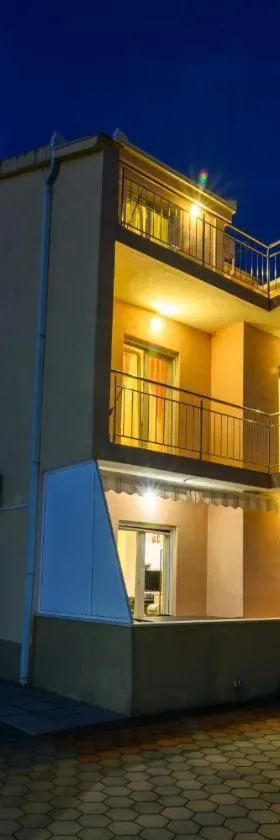 Apartments Neve，位于玛里纳的酒店