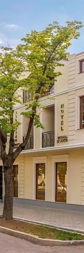 Royal House，位于哥里的酒店