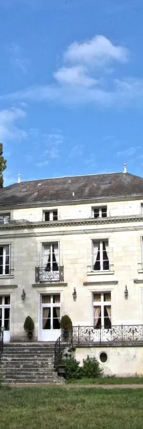 CHATEAU Les VALLÉES，位于拉罗什波赛的酒店