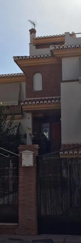 VILLA HISPANO-BRASILEÑA-Fiestas NO，位于Purchil的酒店