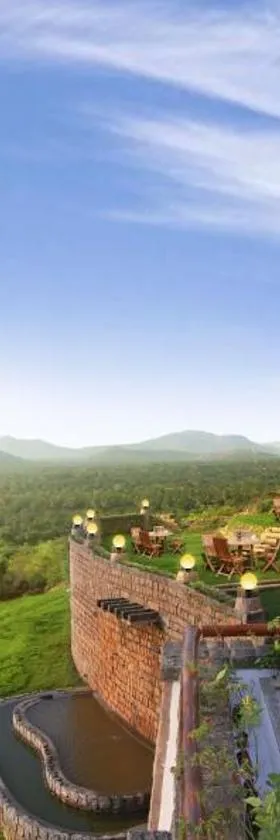 Kadambavanam Ethnic Village Resort，位于Pālamedu的酒店