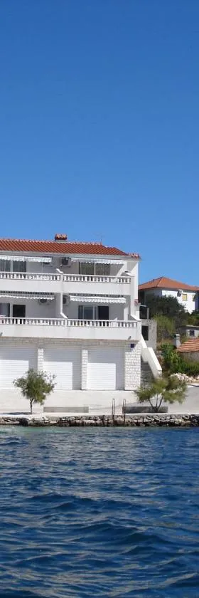 Apartments Mirko，位于维尼斯切的酒店