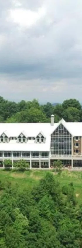 Amicalola Falls State Park and Lodge，位于道森维尔的酒店