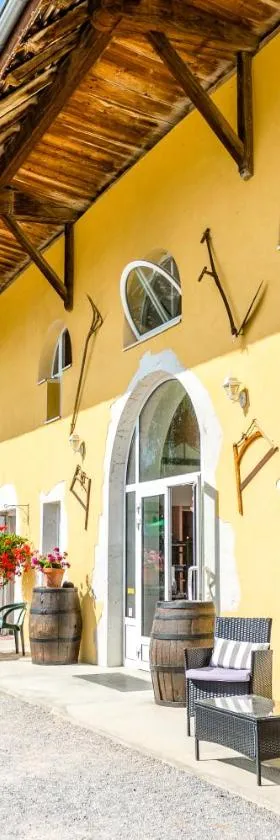 Auberge de Pontgibaud，位于Lathuile的酒店