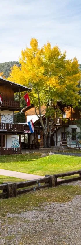 Alpine Lodge Red River，位于红河的酒店