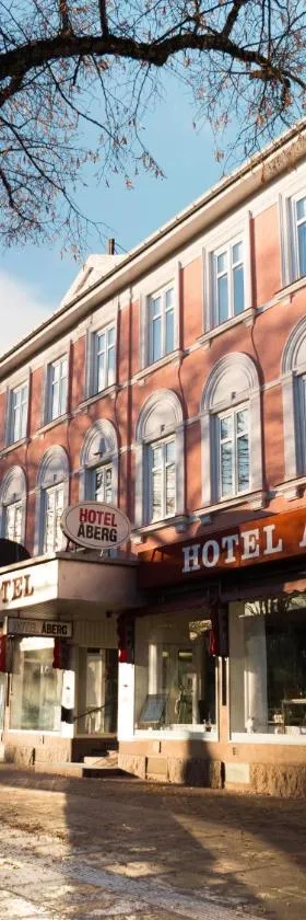 Hotel Åberg Centralhotellet，位于特拉诺斯的酒店