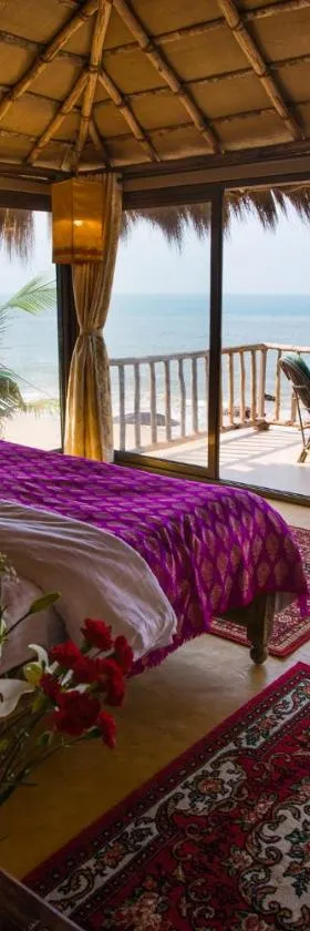 Dwarka Beach Resort Goa，位于Cola的酒店