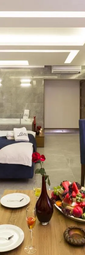 Ibiza Hotel，位于朱尼耶的酒店