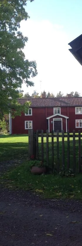 Bull-August gård vandrarhem/hostel，位于Arholma的酒店