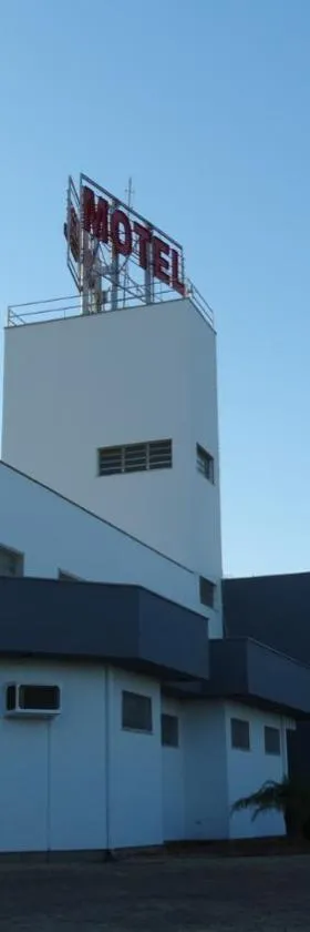 紫浓汽车旅馆（仅限成人），位于克里西玛的酒店