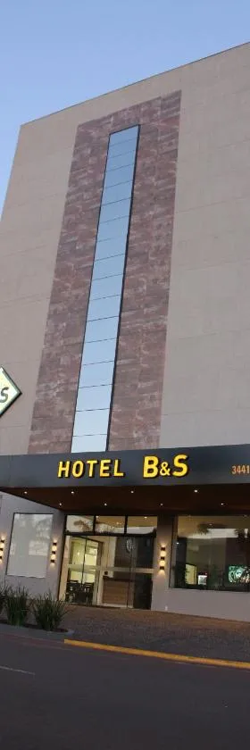 Hotel B&S，位于Nova Andradina的酒店