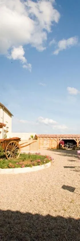 L'Ilot Vignes，位于Rauzan的酒店