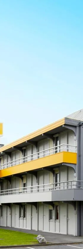 普瑞米尔波尔多南维勒纳夫道尔侬经典酒店，位于维勒纳夫多尔农的酒店