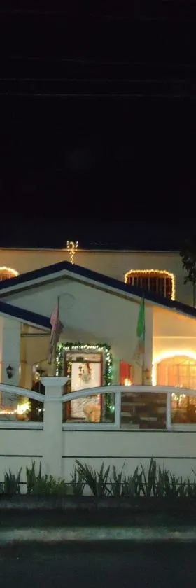 东索尔阿古拉兹住宿，位于董索的酒店