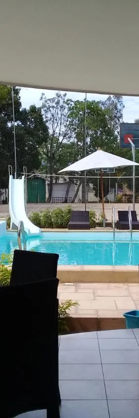 Holidays Hotel，位于马哈赞加的酒店