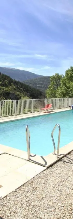 Chambre une fenêtre sur le Ventoux la Clue，位于Plaisians的酒店