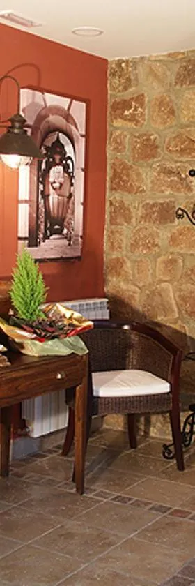 Hostal Los Canteros，位于Golmayo的酒店