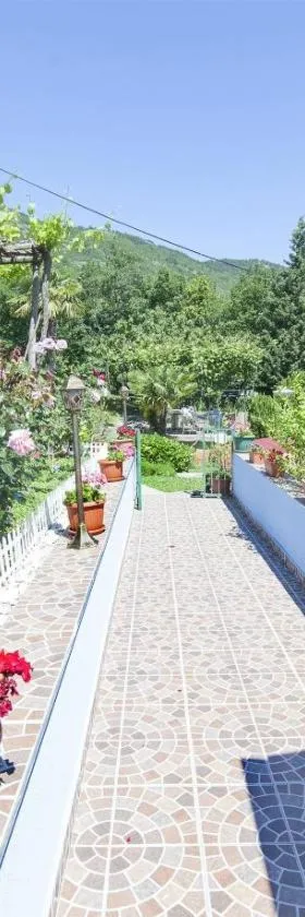 Apartments Andela，位于布鲁赛吉的酒店