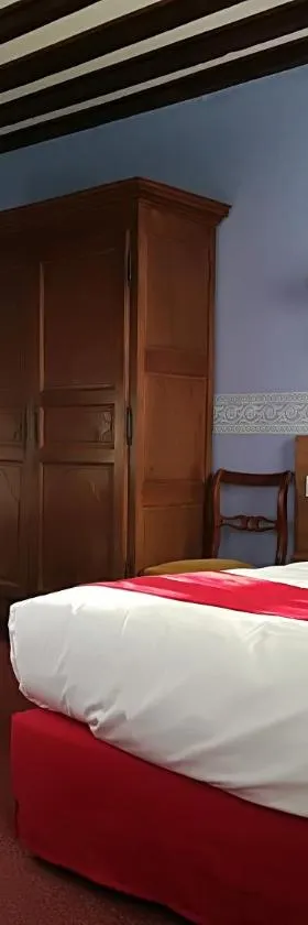 Hostellerie Saint Martin- Logis Hôtel et Restaurant，位于Creully的酒店