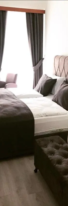 巴本贝格旅馆，位于梅尔克的酒店