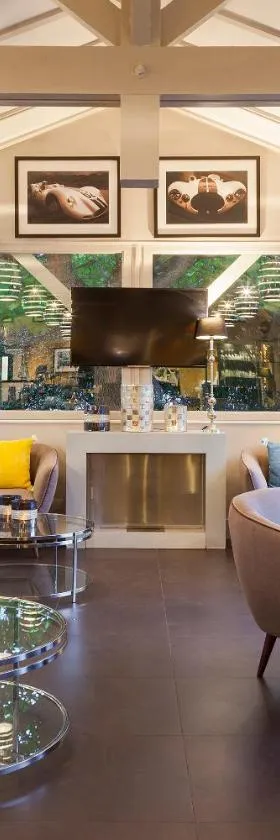 Hotel Acadie Les Ulis，位于雷于利斯的酒店