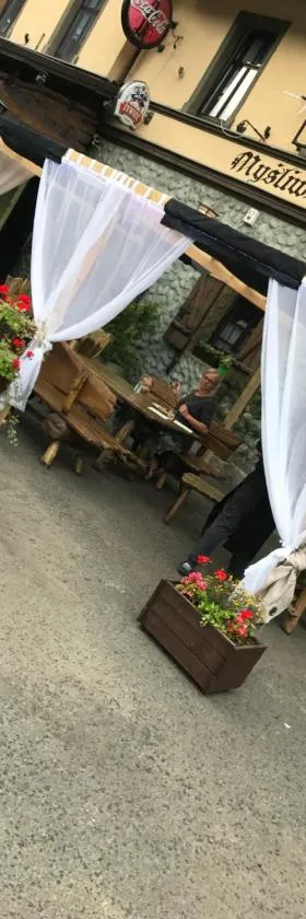 Zajazd Myśliwska，位于Walidrogi的酒店