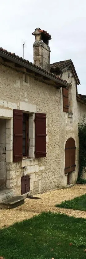 Au Pied du Chateau，位于Bourdeilles的酒店