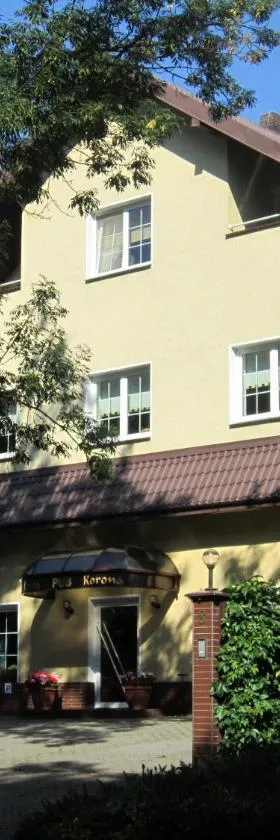 科罗纳酒店 ，位于斯拉百斯的酒店