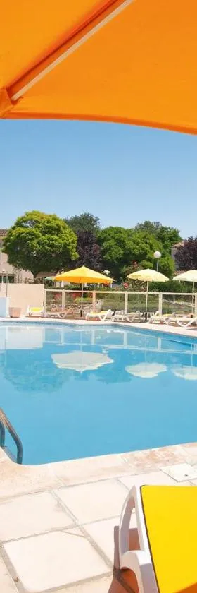 Le Champ d'Eysson Aparthotel，位于蒙托鲁的酒店