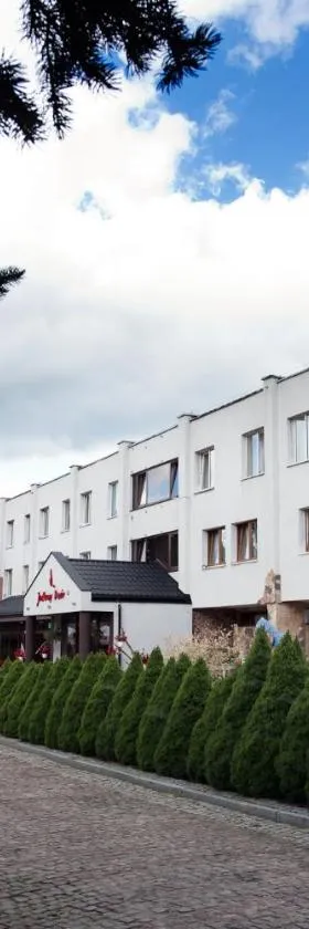Pensjonat "Jodłowy Dwór"，位于Bieliny的酒店